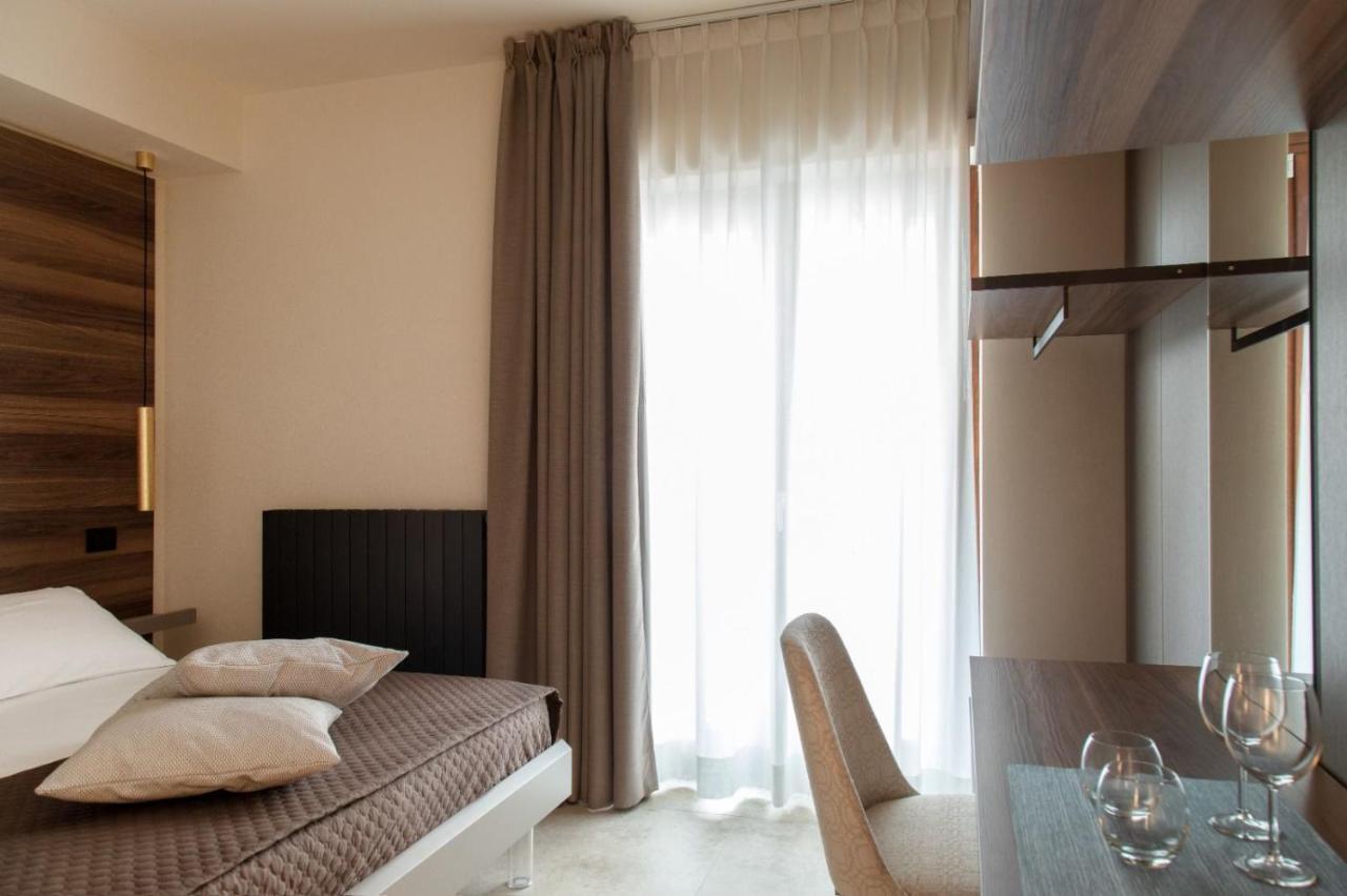 Destasu' Bed And Wellness Hotel Castel del Monte  Exterior photo